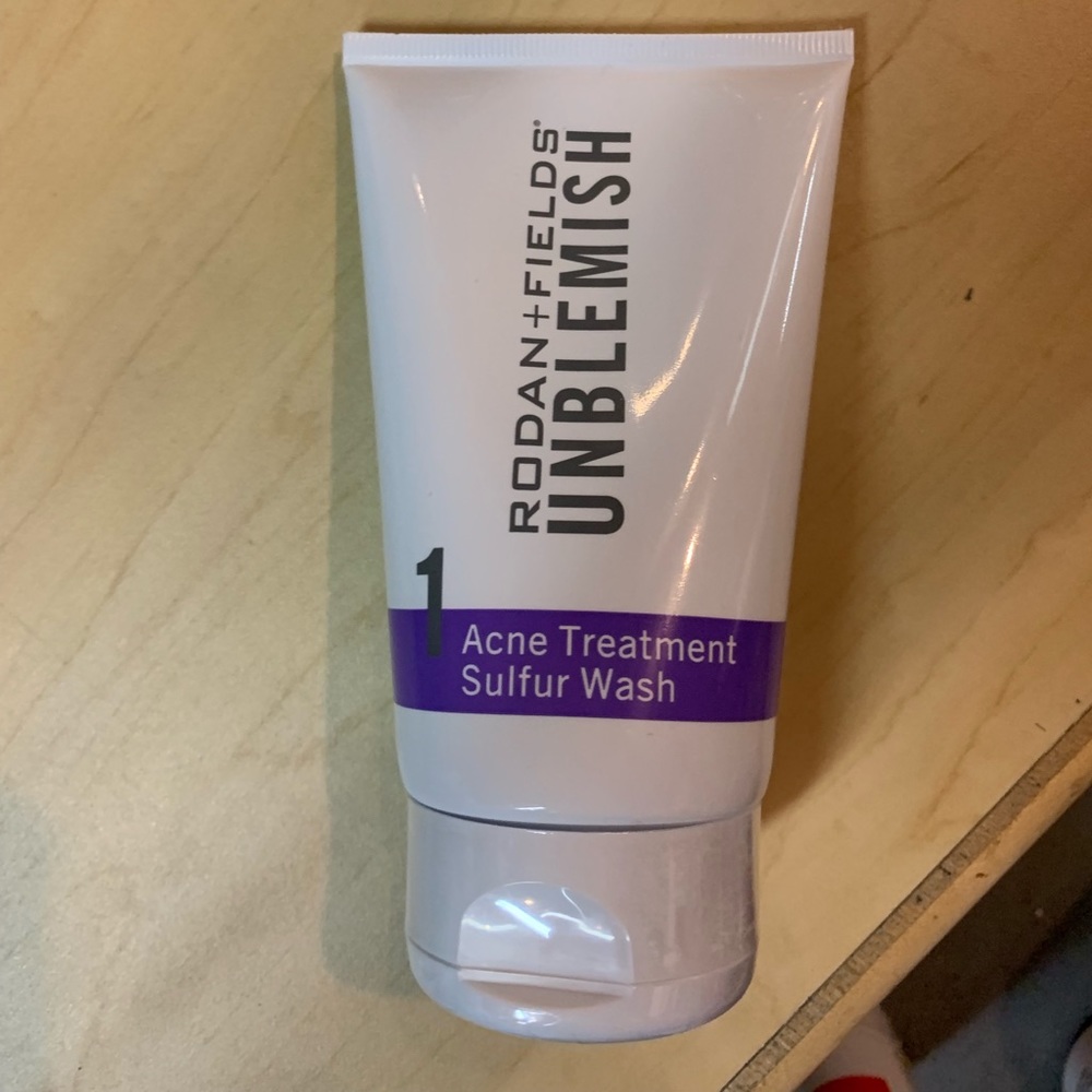 Rodan+Fields Unblemish Exfoliating Acne Wash